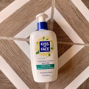 Kiss My Face Moisture Hand Soap Tea Tree 9 oz VEGAN Discontinued Brand New - Picture 1 of 3