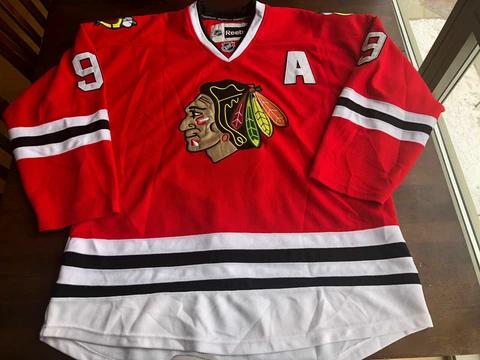 Chicago Blackhawks Bobby Hull Authentic Reebok Premier NHL Jersey Size M (50) Cover