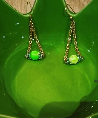 Orecchini pendenti artigianali con pietra colore verde - Immagine 1 di 4