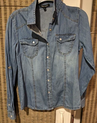 Camisa de mezclilla New Look Western Distress madreperla broches de presión talla XS Foto 1 de 4