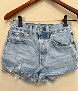 Levi's 501 Button Fly Damen Denim Distressed abgeschnittene Shorts Gr. 25 Strand Sommer - Bild 1 von 10