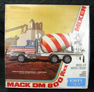 Kit modello replica modello mixer cemento cemento cemento vintage Ertl Mack DM800 - Foto 1 di 4