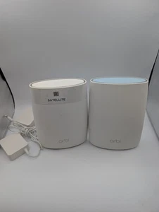 Netgear Orbi RBR50v2 Router + RBS50v2 Satellite Tri-Band Mesh WiFi System - Afbeelding 1 van 7