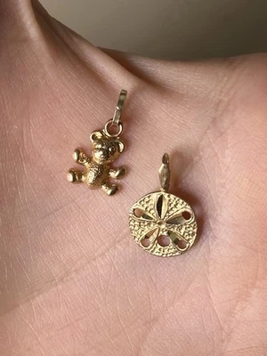 Lot of 2, Solid 14K Yellow Gold Bear & Sand Dollar Pendants - Image 1 of 4