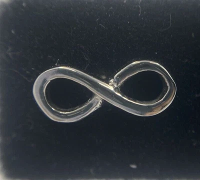 Aretes con símbolo de bucle infinito sin fin de acero quirúrgico para mujer delicados atemporales Foto 1 de 4