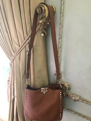 Bolso Hobo Bandolera Valentino Rockstud Tostado Carmelo Marrón Dorado Herrajes Nuevo con Etiquetas Foto 1 de 4