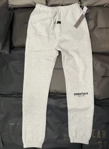 Pantalones deportivos Fear Of God Essentials avena ligera talla M - Imagen 1 de 6