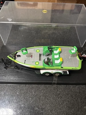 BP Ranger Bass Fishing Diecast Boast 1/24 Scale w/Display Case - Image 1 of 4