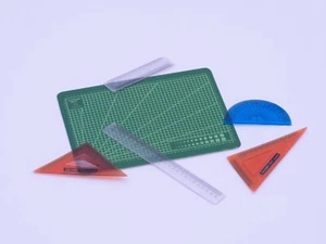 Dollhouse Miniature Craft Stationery Set - Cutting Board Geometric Rulers 2cm - Picture 1 of 2