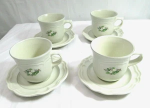 Pfaltzgraff Christmas Heirloom Coffee Cups & Saucers Set of 4 Stoneware 3 1/4 - Picture 1 of 10