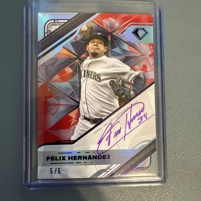 Felix Hernandez 2025 Topps Diamond Icons White Polychromatink Auto 5/5 - Image 1 of 4