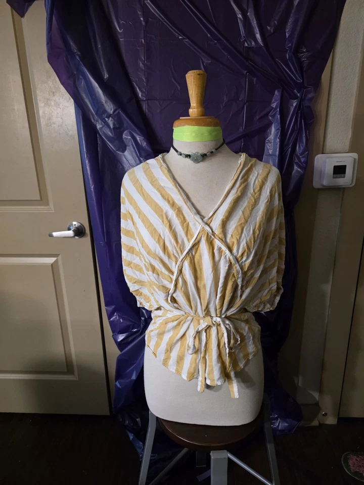 Max Studios Women's Medium Blouse, Sleeveless, Tie at Waist, Striped - Image 1 of 4