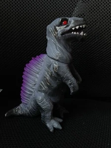 Futile Toy Space Dino 1 Purple / Gray Kaiju Sofubi Soft Vinyl Figure - Picture 1 of 2