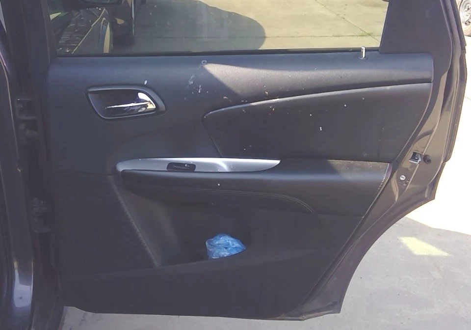 2017 Dodge Journey Rear Passenger Right RH Door Trim Panel in Black Foto 1 de 4