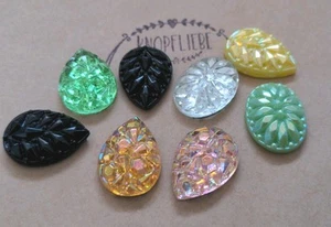 Nr.BS71- 8 St. Vintage Cabochons Blumen+ Blätter Mix Neugablonz 23 mm ♡ - Picture 1 of 1