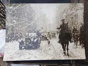 Antigua foto estampada de 1918 desfile del día del armisticio de la Primera Guerra Mundial historia americana de Nueva York - Imagen 1 de 5