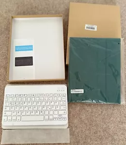 Ipad Hülle grün und Bluetooth Tastatur weiß - Bild 1 von 3