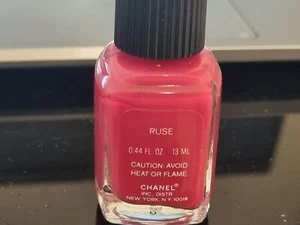 Astucia para color de uñas Chanel Le Vernis - Imagen 1 de 4