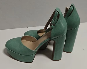 Kenneth Cole New York Tatum Wedge Sandals. Size 9M - Picture 1 of 7