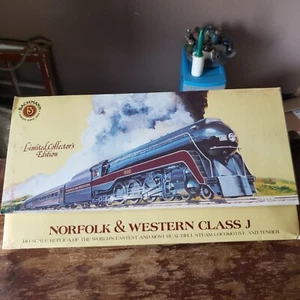 41-0658-A4 Bachmann HO Norfolk WesternClass J Smoke Steam Locomotive608 4-8-4 #1 - Picture 1 of 8