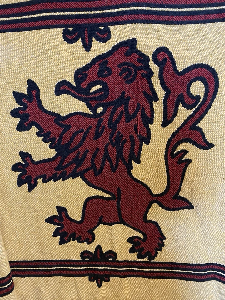 Pure Country Weavers Throw Blanket USA Scottish Rampant Cabin Cottage Core - Image 1 of 4