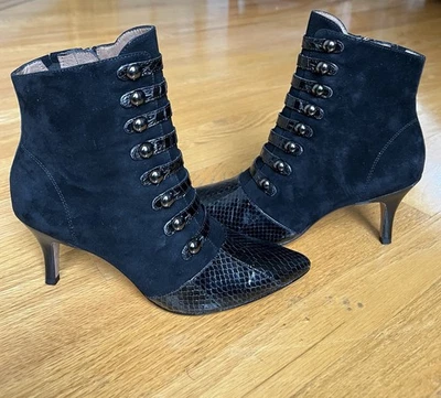 Botín Donald Pliner Tinsey Watersnake de cuero y gamuza negro 8M Foto 1 de 4