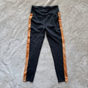 Orangetheory Fitness Damen Leggings schwarz Kontrasteinsatz orange Gr. Medium - Bild 1 von 10