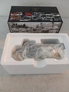 First Gear Mack Model AC Dump Truck Die Cast Car NEW 19-2679 Century Series 2000 - Picture 1 of 8
