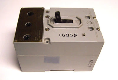 * I.T.E.  Disyuntor NAVY tipo 15A AQB A101 Cat# 2770... WA-16 Foto 1 de 3