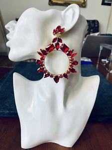 Costume Jewellery Glamour Earrings - 9 cm Drop - Picture 1 of 2