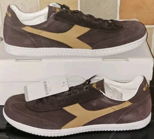 DIADORA EQUIPE lll MARRÓN/MARRÓN GAMUZA TALLA 12TOTALMENTE NUEVO CON ETIQUETAS NUEVO EN CAJA - Imagen 1 de 6