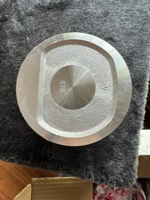 Поршни (4) DNJ P1122 подходят для двигателя Jeep 2,4 л - Изображение 1 из 4