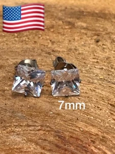 One pair of stainless steel hypoallergenic square shape ear stud 7mm - Picture 1 of 5