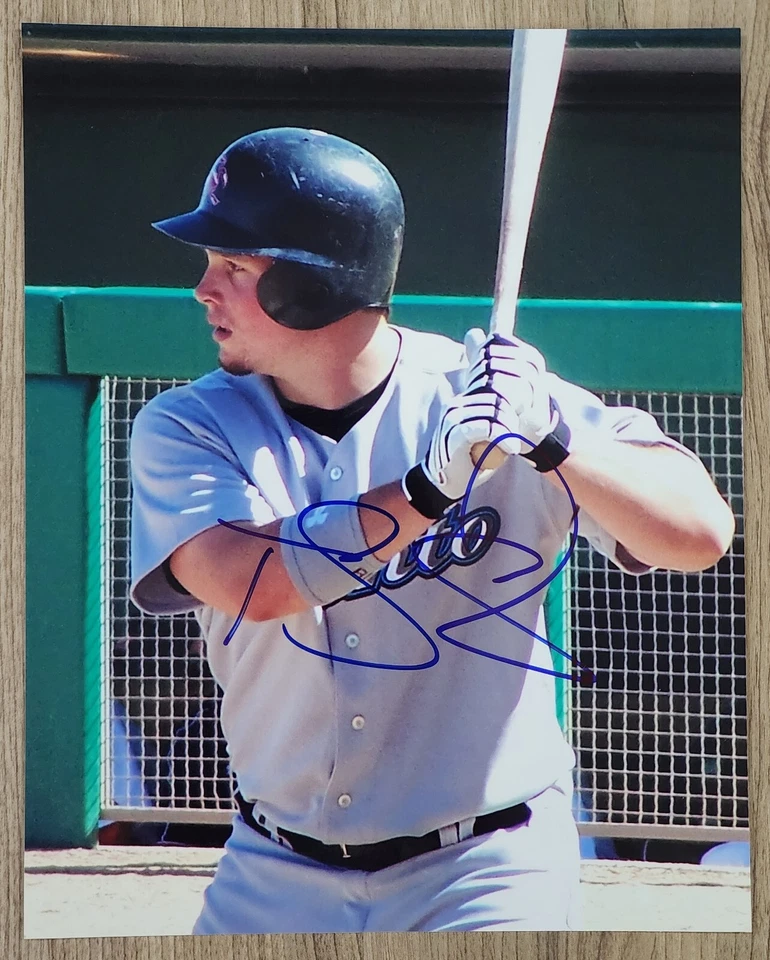 Travis Snider Signed 8x10 Photo Toronto Blue Jays MLB RAD - Image 1 of 1