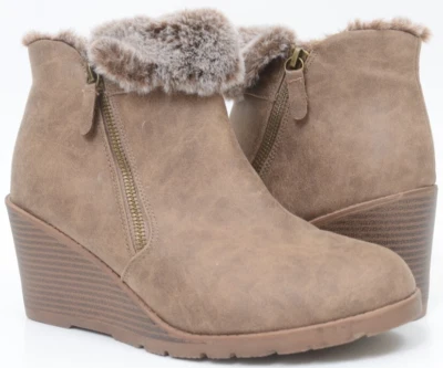 Botines de cuña al tobillo y gamuza Lane Bryant Emma para mujer 10 AMPLIOS con ribete de piel sintética Foto 1 de 4