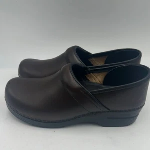Dansko Burgundy Professional women’s Clogs 40 9.5-10 Slip On Mules Hospital - Picture 1 of 6