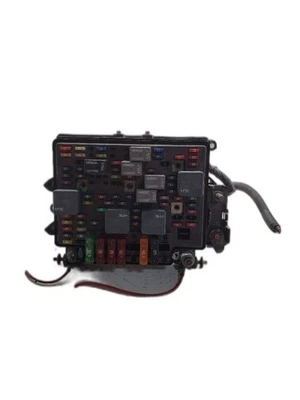 Fuse Box Engine Fits 00-02 SIERRA 1500 PICKUP 1338796 - Image 1 of 4