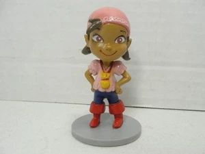 Disney Jake und das Nimmerland Izzy Spielfigur - Bild 1 von 3