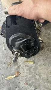 Saginaw Power Steering Pump and bracket For Ford 302 and SBF pulley system - Picture 1 of 3