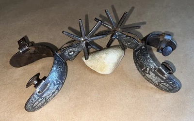 Antiguo par de espuelas vaquero charro occidental de hierro forjado de México del siglo XIX Foto 1 de 4