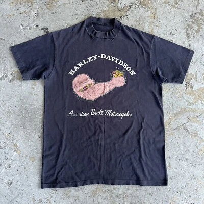 Camiseta Harley Davidson Anti Japón Aplastamiento de Brazos Vintage Años 70 Emblema 3D RARA Foto 1 de 4