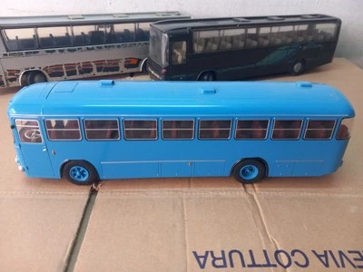 Hachette Autobus  Fiat 306/2  1/43  specchietti sotto il bus uno da incollare - Immagine 1 di 4