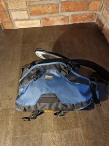 Lowepro Inverse 100 AW Camera Waist/Shoulder Pack Black - Brand New - Picture 1 of 8