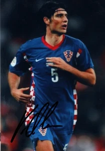 CROATIA, MAN CITY & TOTTENHAM: VEDRAN CORLUKA SIGNED 6x4 ACTION PHOTO+COA - Picture 1 of 1