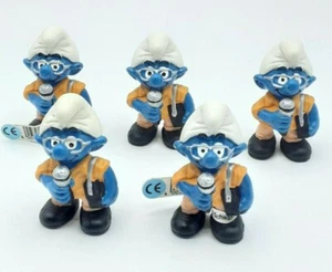 Top ! 20478 - Reporter Schlumpf-  Smurf- Puffi -Pitufo -Figur - Schleich - Imagen 1 de 3