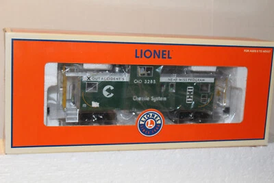 Lionel #17693 CHESSIE EXTENDED VISION SMOKING CABOOSE - Image 1 of 3