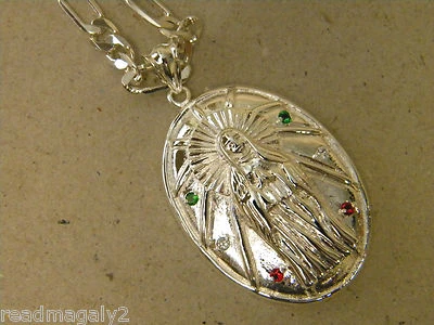 Juego de cadena Figaro de 20 pulgadas de largo y dije plateado madre María ovalado de circonita cúbica para hombre dama Foto 1 de 4