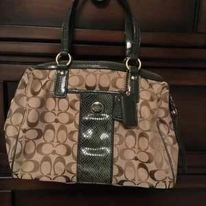 Bolso de Hombro COACH Signature Estampado de Serpiente Excelente Estado - Imagen 1 de 9