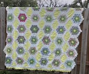De colección Edredón Top Abuelas Flor Jardín Alimentación Saco Proyecto Cosido a Mano 84x80 - Imagen 1 de 9