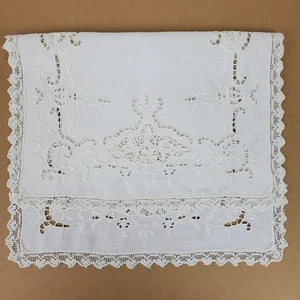 Vintage Häkel Stickerei mit Ausschnitten Kommode Deckchen ca. 17x11 cm elfenbein (53) - Bild 1 von 3